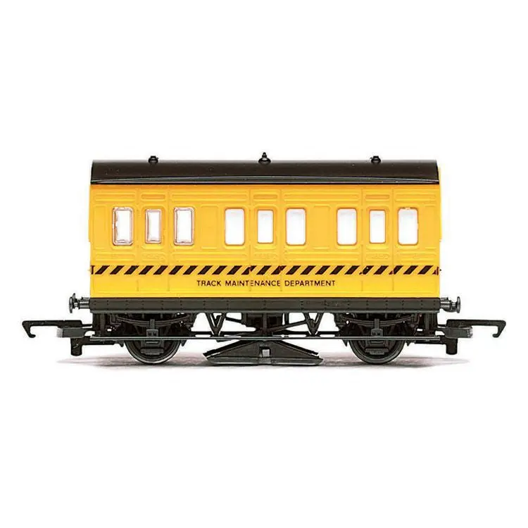 Hornby Oo Track Cleaning Coach 1