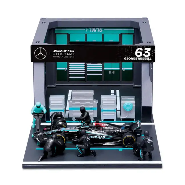 Bburago 1/43 Mercedes #63 Russell Pit Pass Diorama 1