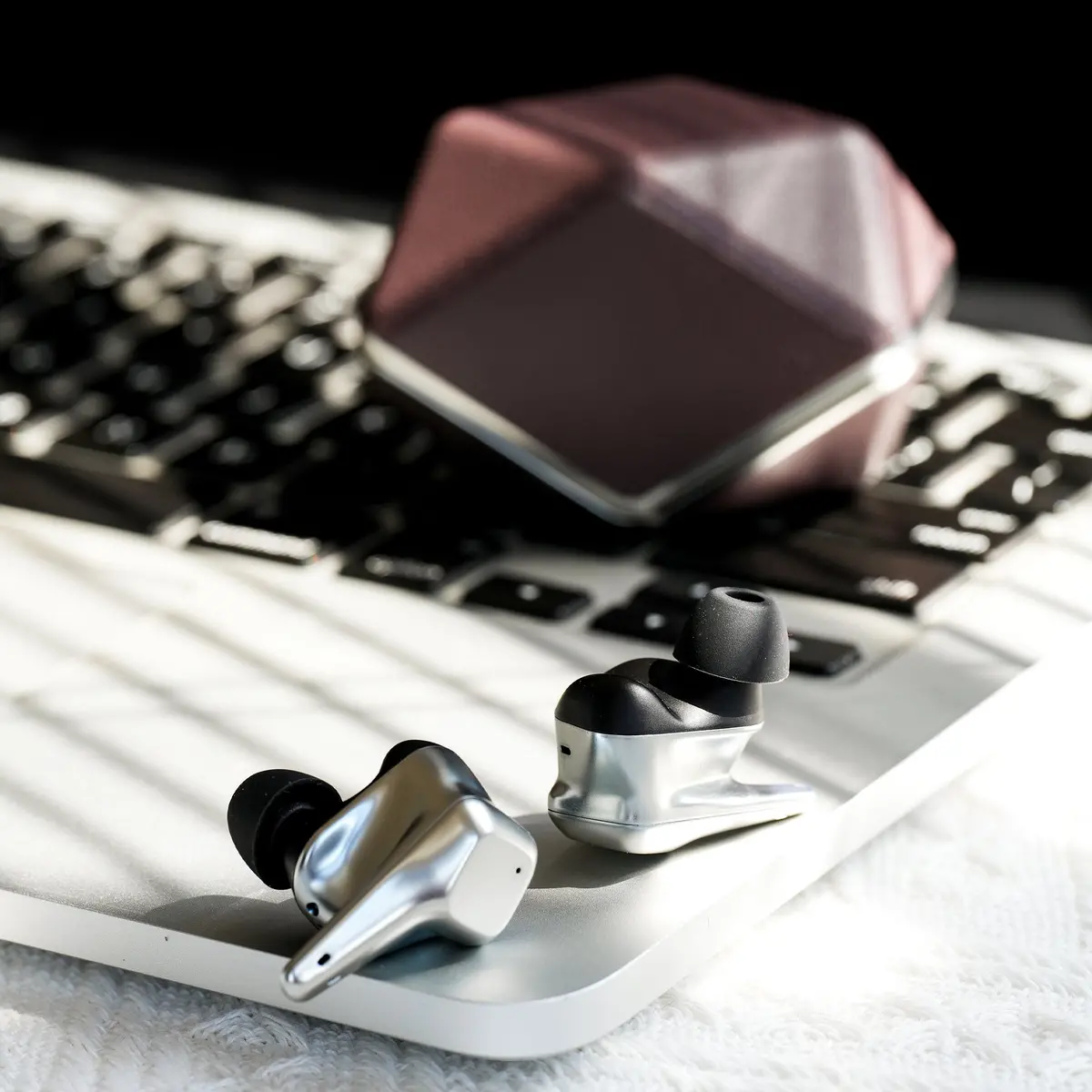 Hifiman Svanar Wireless Le In Ear Monitors 2