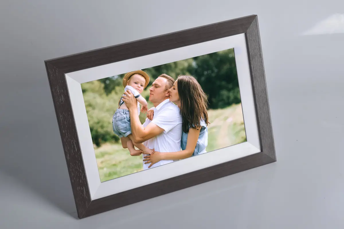 Kodak Rcf-1012W 10.1" Classic Digital Photo Frame 32Gb Wi-Fi (Black Wood) 2