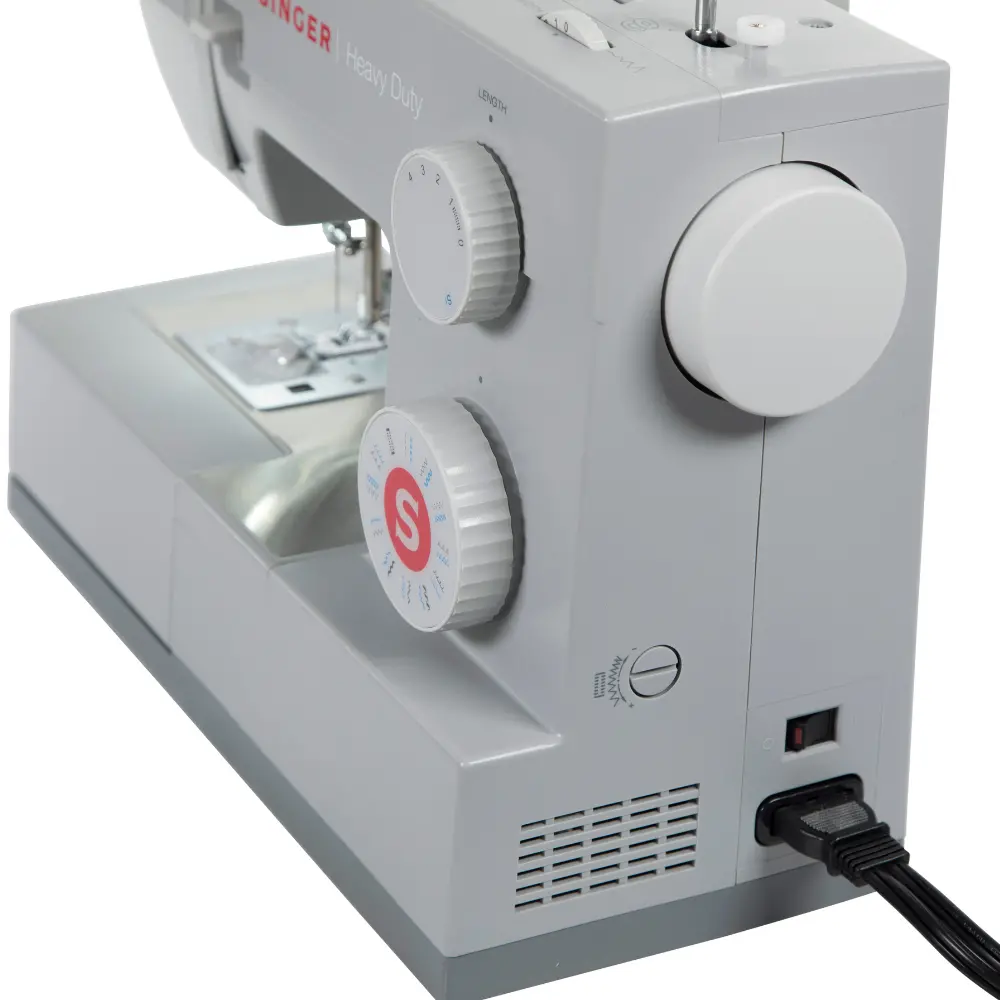 Singer Heavy Duty 4423 Sewing Machine 2