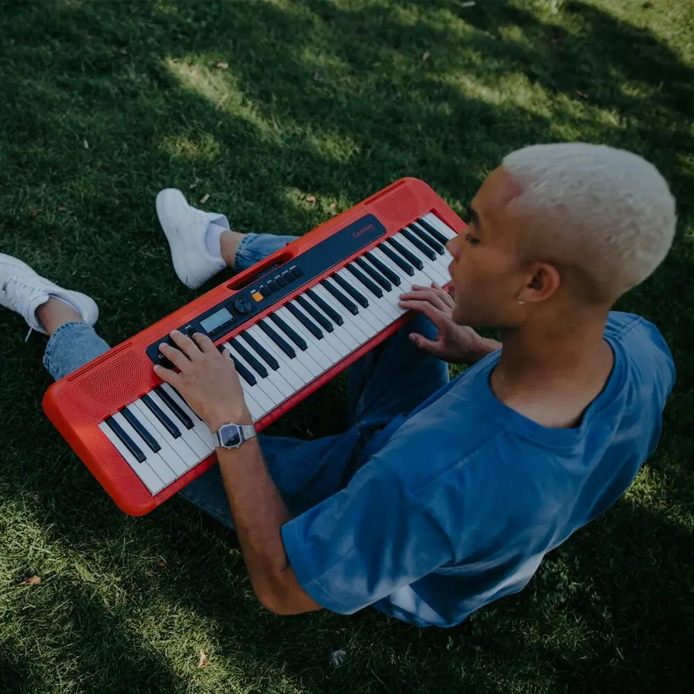 Casio Casiotone Ultra Compact 61-Note Portable Keyboard With Usb - Red 2