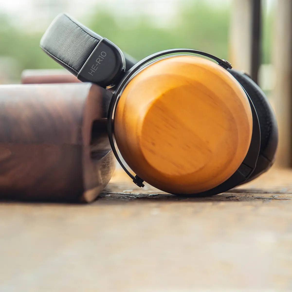 Hifiman He-R10d Dynamic Headphones 2