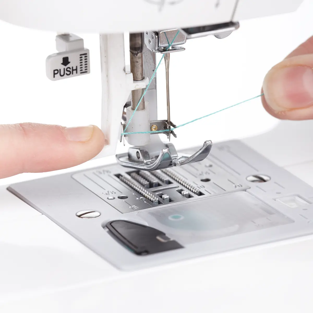 Singer Fashion Mate 3337 Beginner Sewing Machine 2