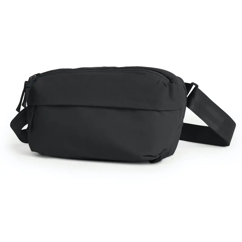 Moment Everything Sling 4L (Black) 1