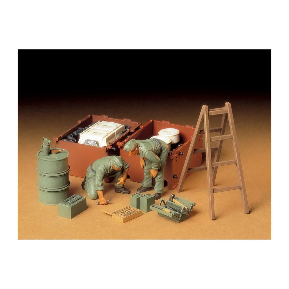 Tamiya 1/35 German Tank Engine Maintenance Crew 2