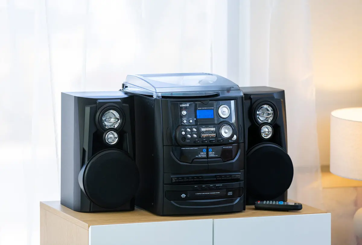 Lenoxx Hi-Fi Turntable Vinyl Lp/ 3 Cd Player/ Dual Cassette Recorder/ Am/ Fm 2