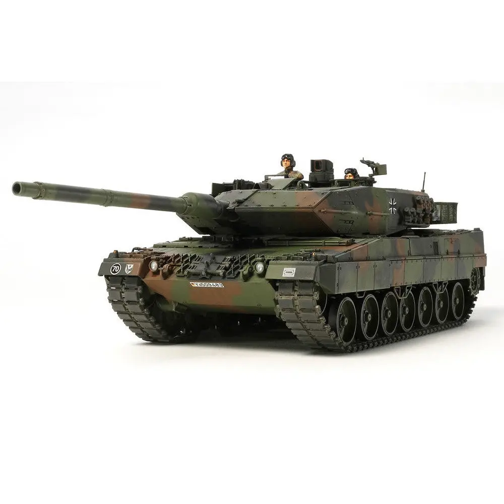 Tamiya 1/35 Leopard 2 A6 Main Battle Tank 2