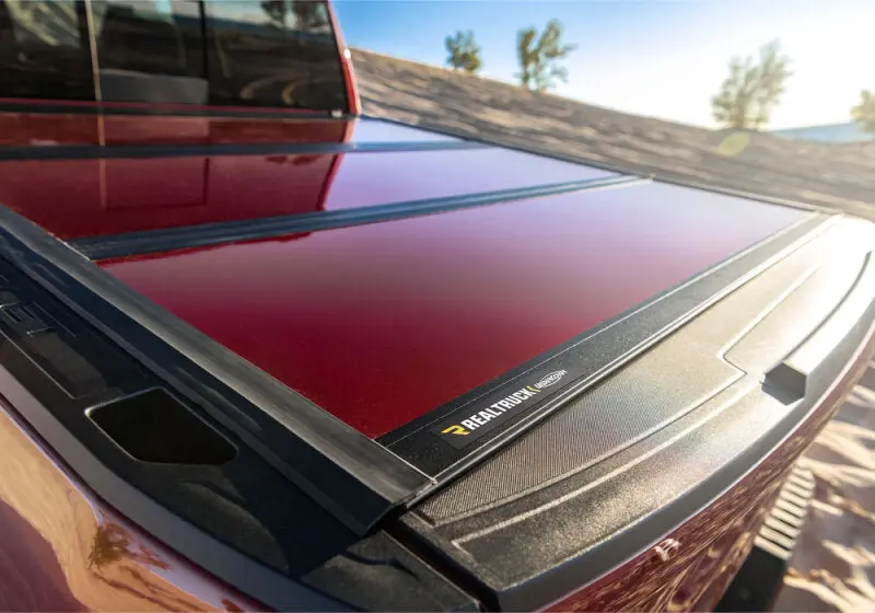 Undercover Fusion Retractable Truck Bed Cover For 2019–2024 Ford Super Duty — 80.4″ Length, Agate Black 2